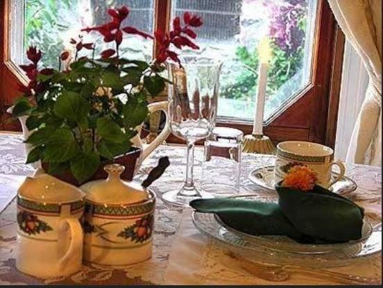 Isaac Hilliard House Bed And Breakfast Pemberton Restoran fotoğraf